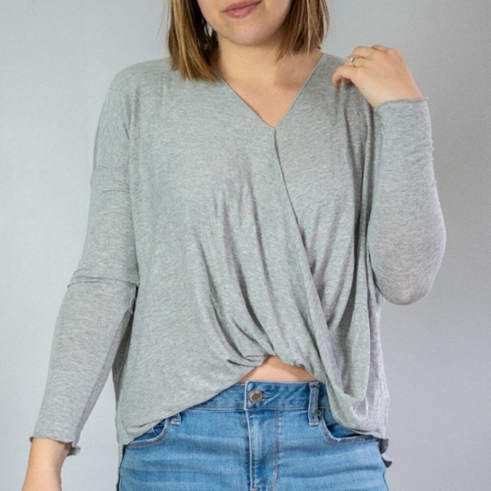 Urban Outfitters Silence + Noise Medium Faux Wrap Top Flowy Slouchy Boho V Neck